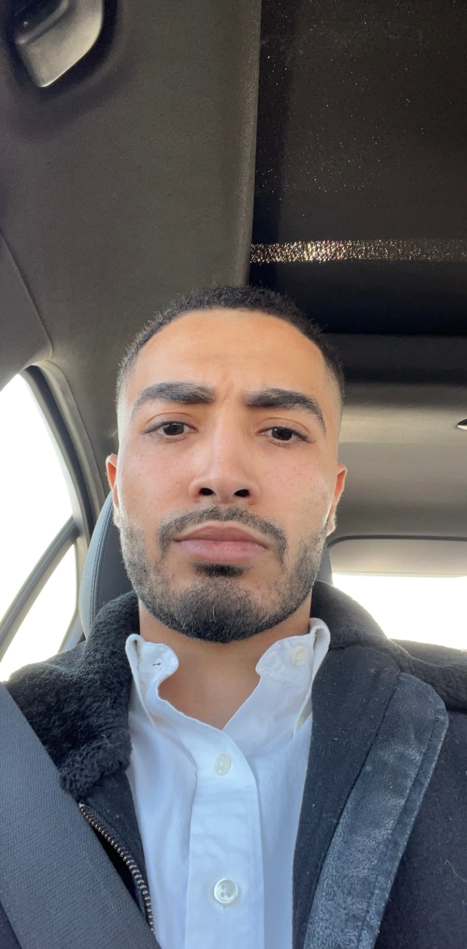 Original selfie of the man used to create the AI headshot